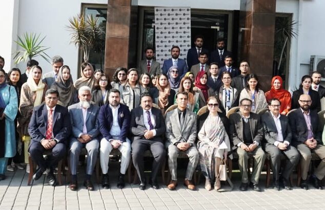 پاکستان میں بڑھتی گرمی کا بحران خوراک، مویشی اور عوامی صحت کو متاثر کر رہا ہے، شدید گرمی زرعی پیداوار اور روزگار میں کمی کا باعث بن رہی ہے۔