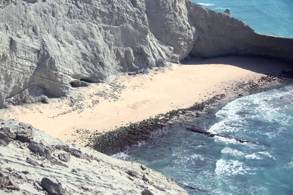 جزیرہ استولا (ہفت تلار) کے جرمن ریک پر تجربہ کار ڈائیورز کی جانب سے گھوسٹ نیٹ کی بازیابی، سمندری حیات کے تحفظ کے لیے اہم اقدام