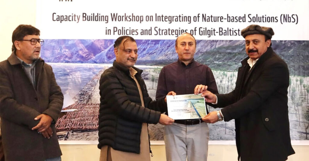 گلگت بلتستان میں ماحولیاتی تبدیلی، گلیشیئرز کا پگھلاؤ، سیلاب اور پہاڑی علاقوں میں موسمی خطرات