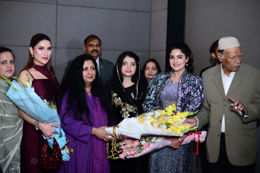 فلم آئٹم میں خواتین کی ہراسانی کے خلاف ایک عورت کی جدوجہد اور وقار کی علامت دکھائی گئی ہے