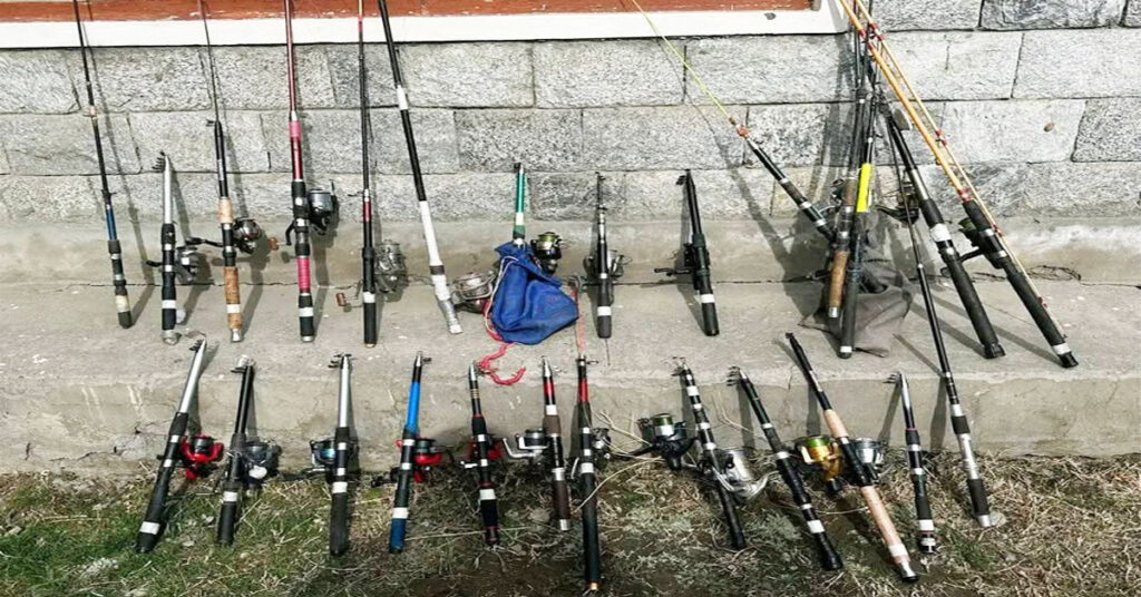 During a crackdown against illegal fishing in several areas, the Fisheries Department arrested a number of individuals and confiscated their fishing equipment.