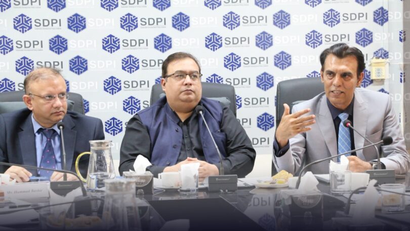 Experts speak at a seminar in Islamabad discussing air pollution, smog, and the need for Pakistan-India cooperation