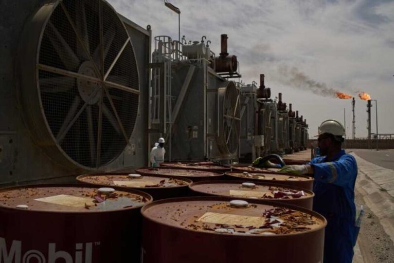 Fossil Fuel Transition: World Moves Beyond Oil and Coal