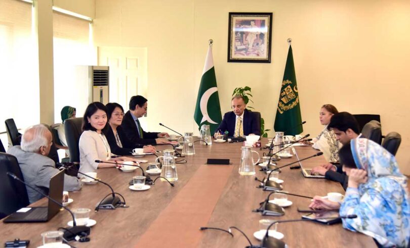 Pakistan and China emphasize cooperation in green finance and technology