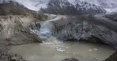 GLOF alert issued in northern Pakistan, risk of flash floods increases
